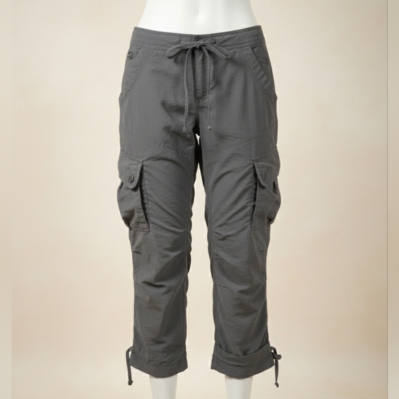 The North Face Pants - ​The North Face Grey Horizon Tempest Cargo Hiking Capri Pants - Size 6